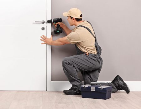 Dépannage d'urgence pour ouverture de porte claquée